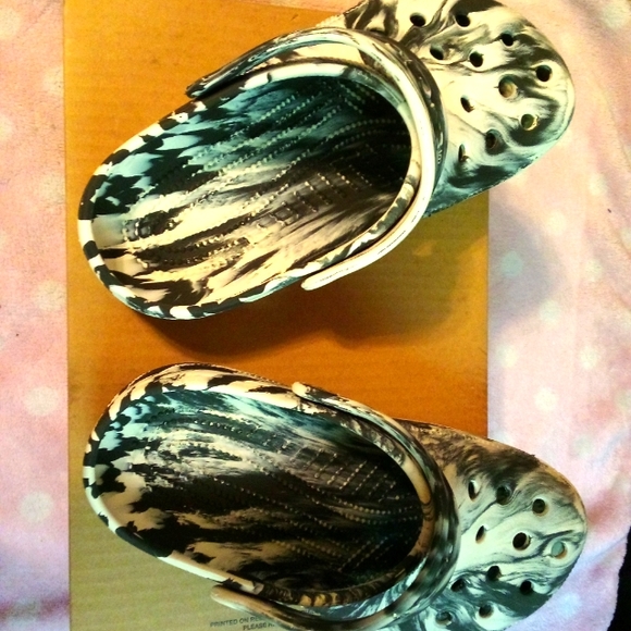 Classic Marbled Clog Crocs - Picture 2 of 5